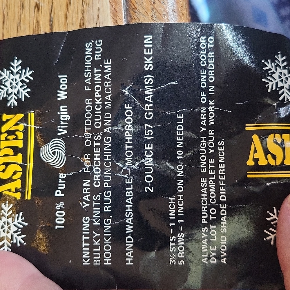 Aspen 100% Virgin Wool yarn - Picture 4 of 4